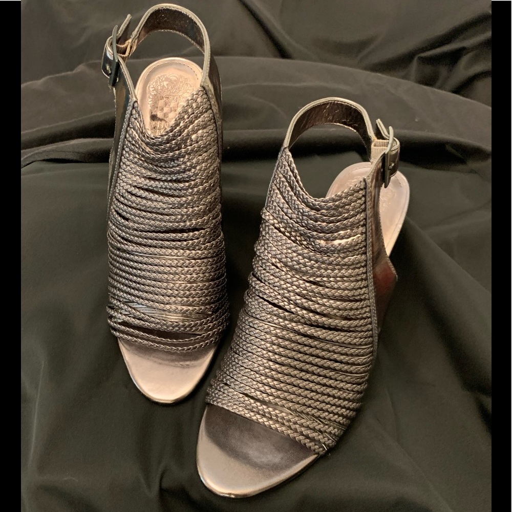 NWT Vince Camuto size 9